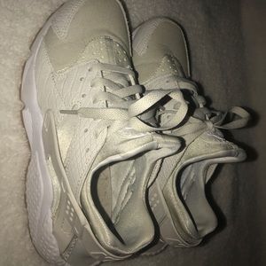 women’s nike huaraches